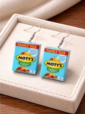 NWT Novelty Earrings - Acrylic Design Motts Assoc Fruit Dangle Earrings